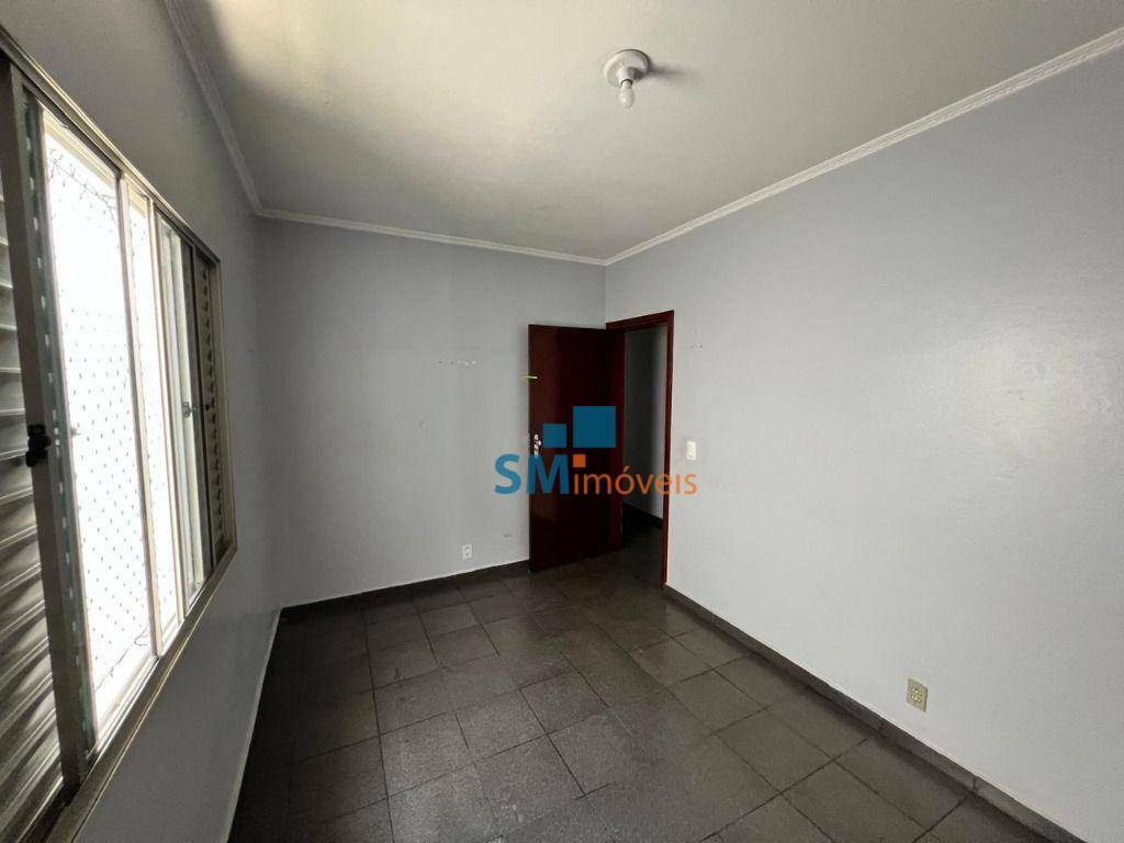 Sobrado à venda com 3 quartos, 250m² - Foto 4