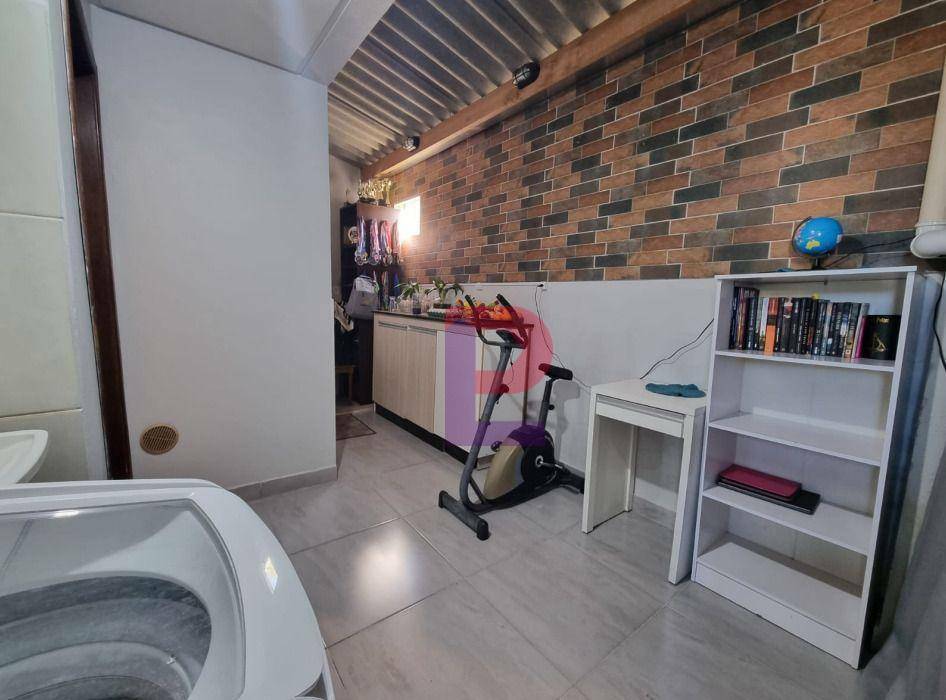 Casa à venda com 2 quartos, 80m² - Foto 7