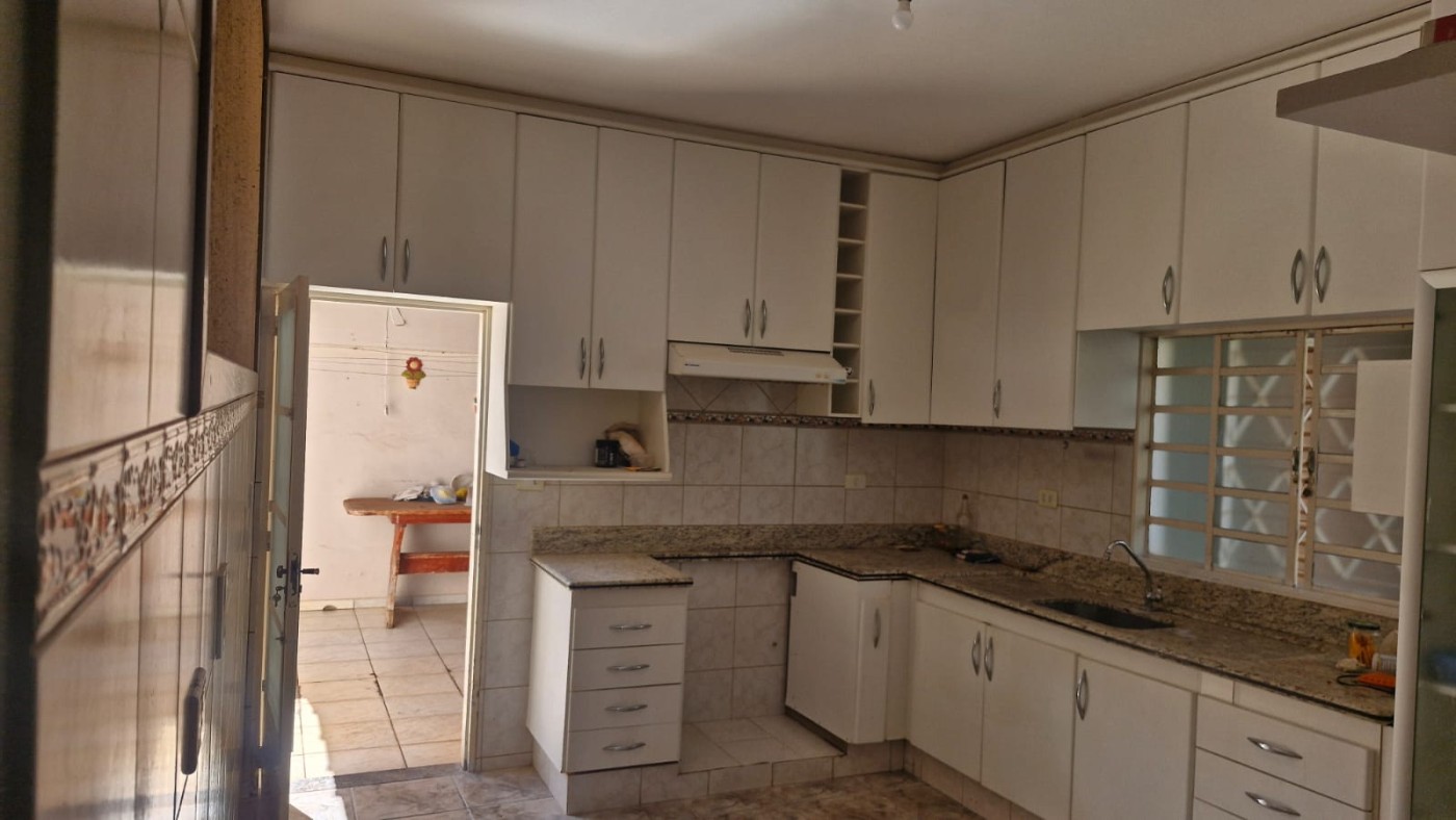 Casa à venda com 3 quartos, 190m² - Foto 35
