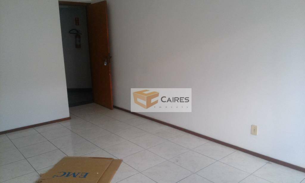 Apartamento à venda com 1 quarto, 50m² - Foto 2