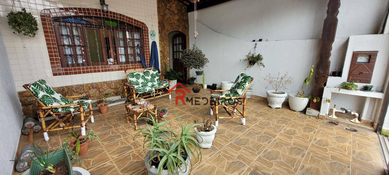 Casa à venda com 2 quartos, 70m² - Foto 2