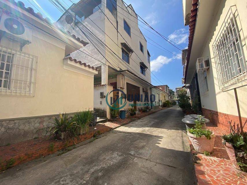 Casa à venda com 4 quartos, 240m² - Foto 33