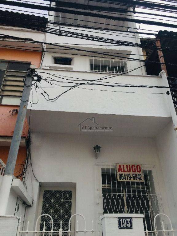 Casa à venda e aluguel com 3 quartos, 100m² - Foto 1