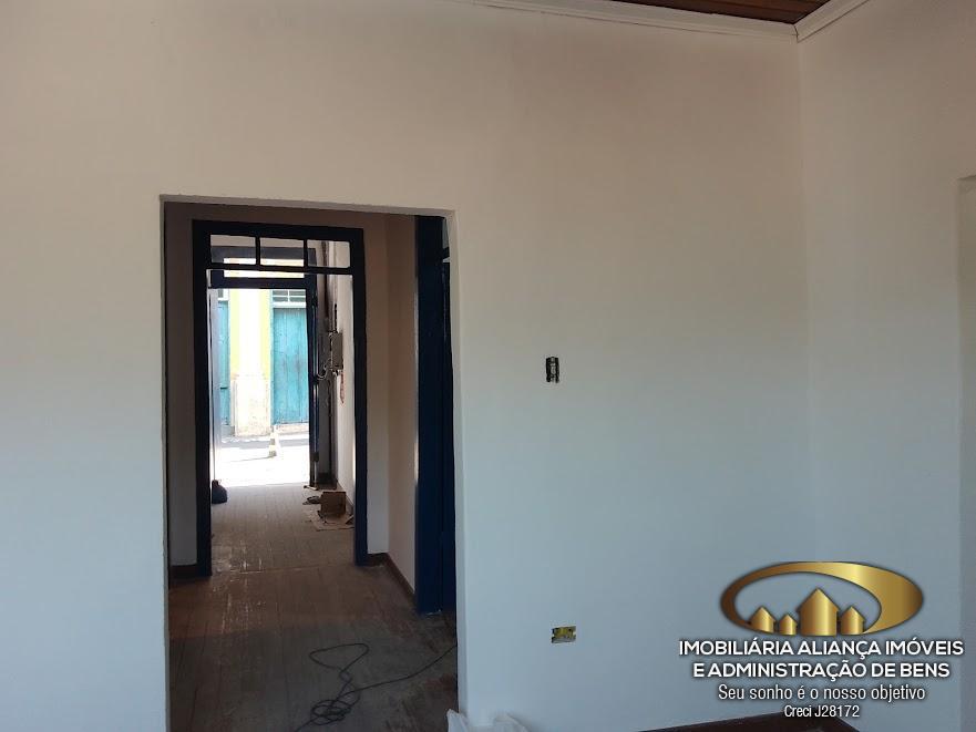 Casa para alugar com 4 quartos, 250m² - Foto 15