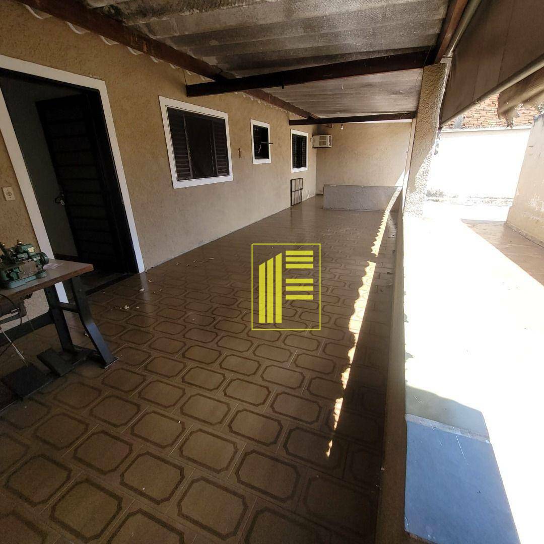 Casa para alugar com 2 quartos, 70m² - Foto 5
