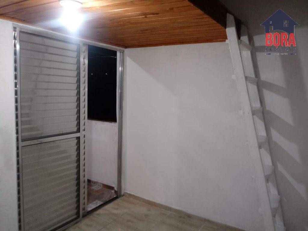 Casa à venda com 8 quartos, 200m² - Foto 28