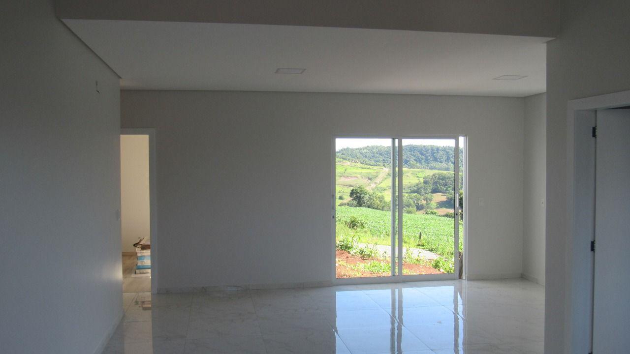 Casa à venda com 2 quartos, 120m² - Foto 2