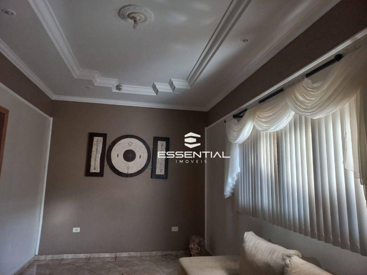 Casa à venda com 3 quartos, 234m² - Foto 1