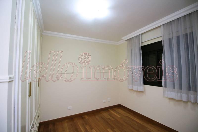 Apartamento para alugar com 3 quartos, 240m² - Foto 15