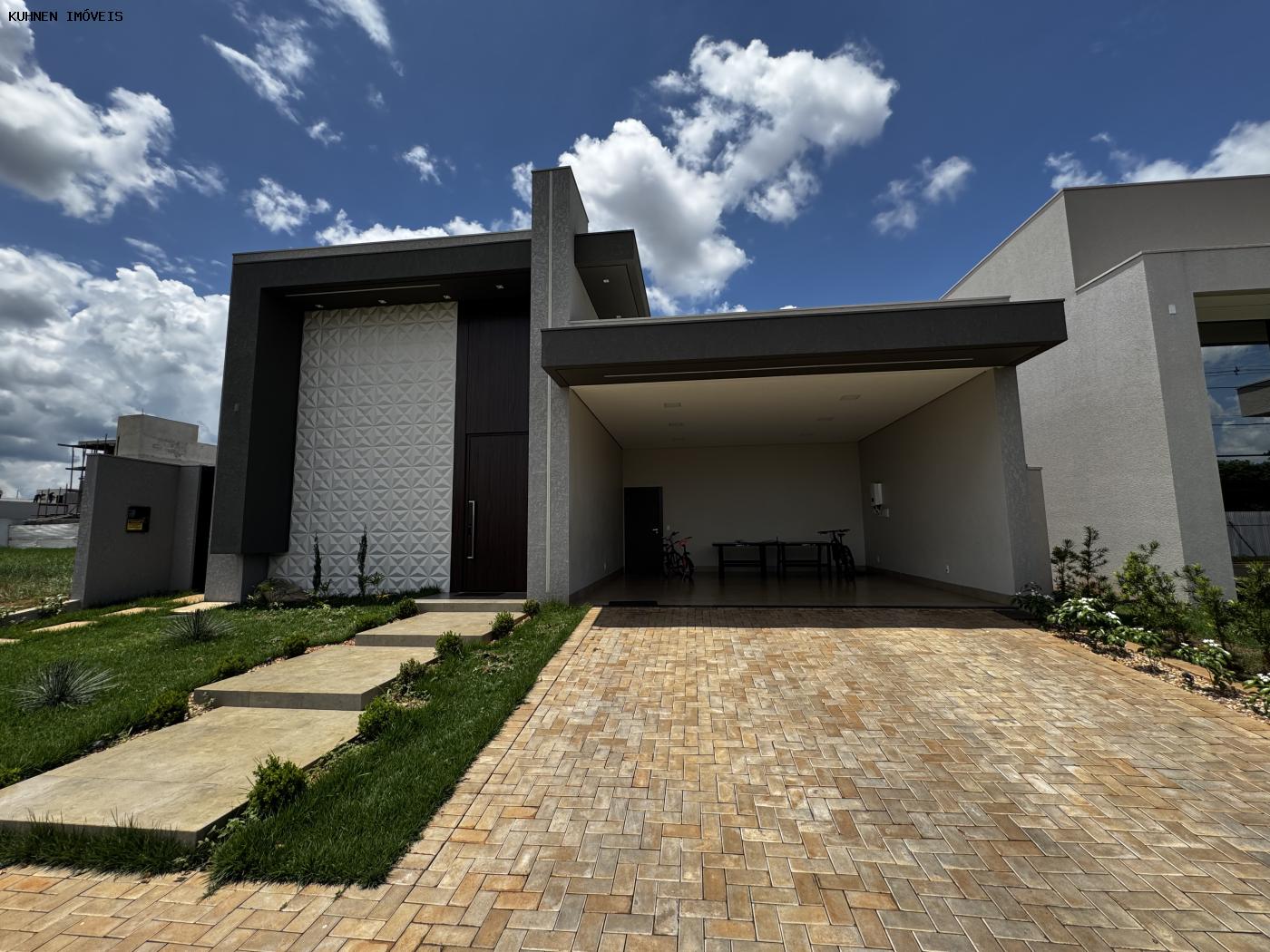 Casa de Condomínio à venda com 3 quartos, 440m² - Foto 2