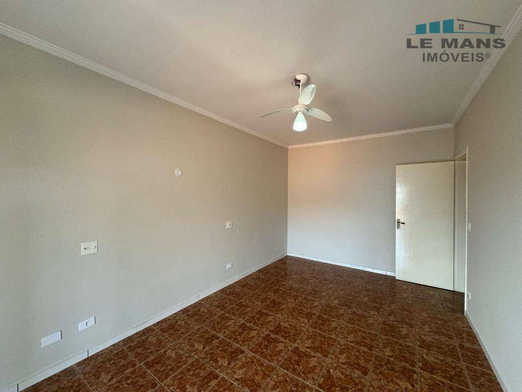 Casa à venda com 3 quartos, 200m² - Foto 23