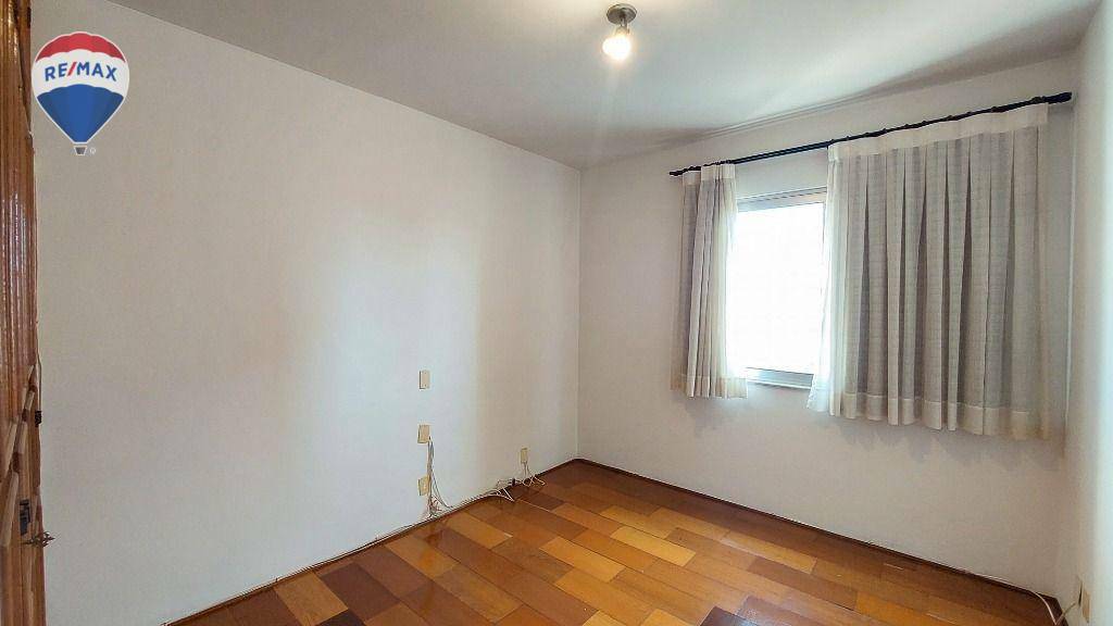 Apartamento para alugar com 3 quartos, 120m² - Foto 12