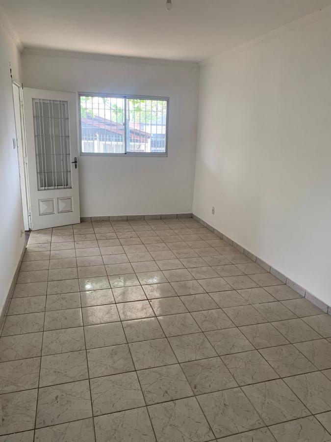 Casa à venda com 3 quartos, 200m² - Foto 8