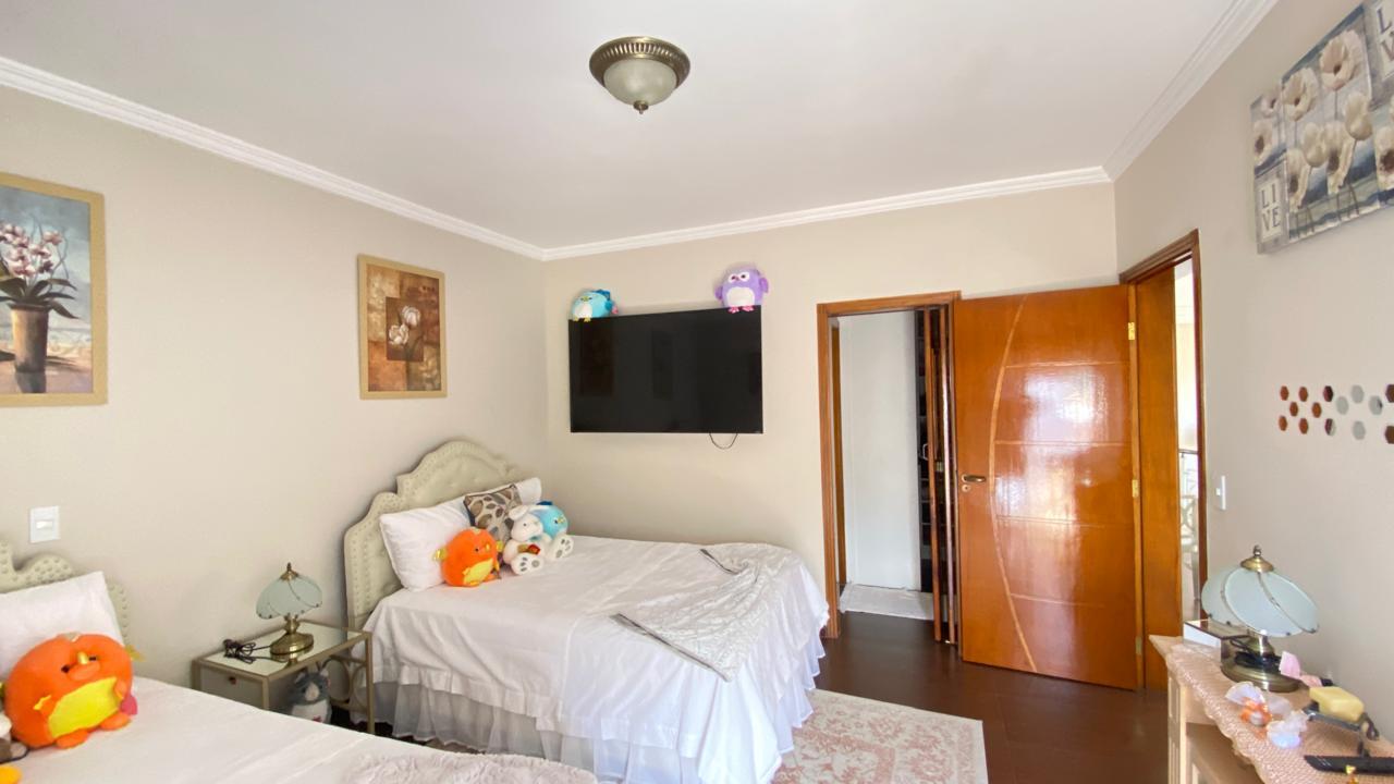 Casa de Condomínio à venda com 3 quartos, 360m² - Foto 35