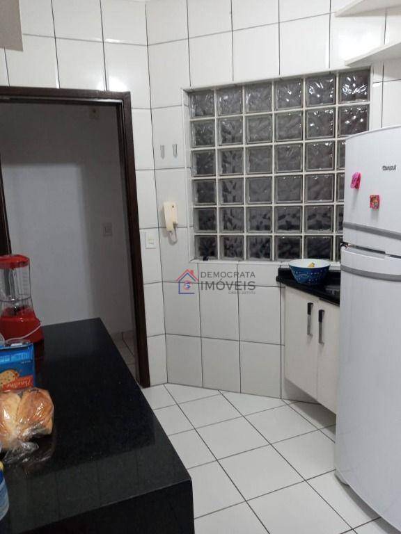 Apartamento à venda com 3 quartos, 86m² - Foto 8