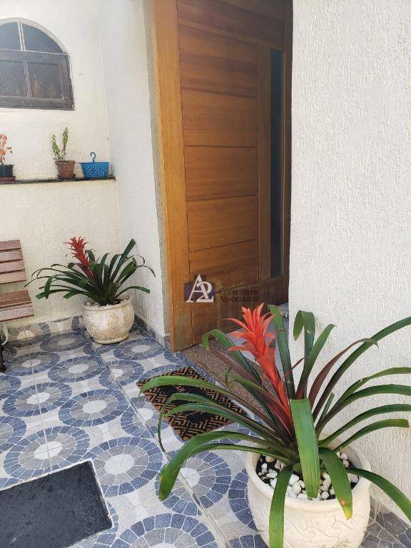 Casa à venda com 2 quartos, 60m² - Foto 1