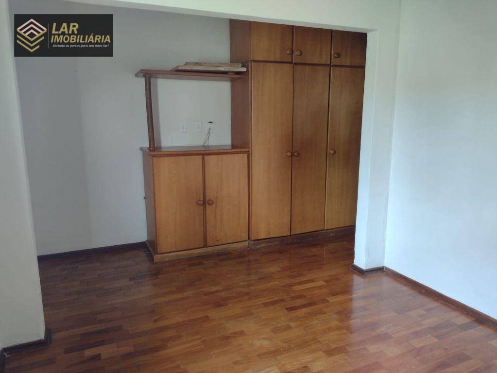 Casa para alugar com 3 quartos, 180m² - Foto 10