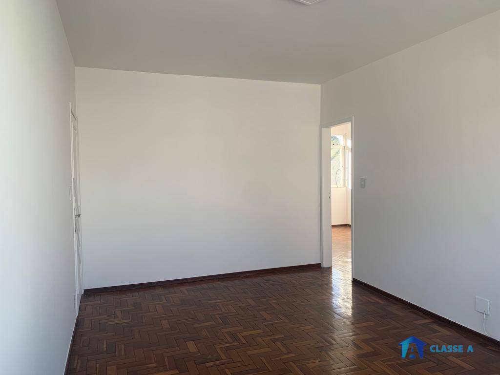 Apartamento à venda com 3 quartos, 134m² - Foto 2