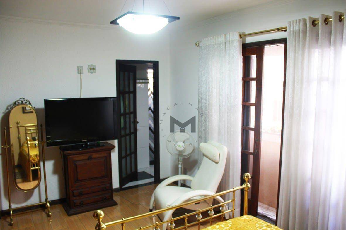 Casa à venda com 3 quartos, 218m² - Foto 16