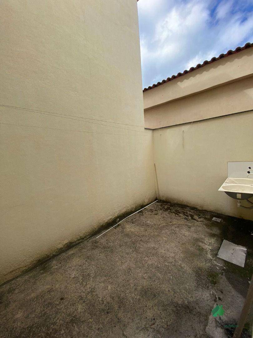 Casa para alugar com 2 quartos, 70m² - Foto 5