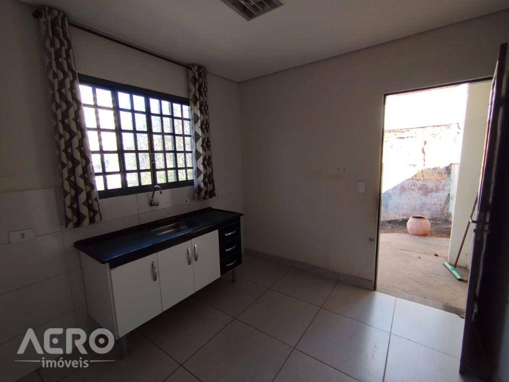 Casa para alugar com 2 quartos, 110m² - Foto 8