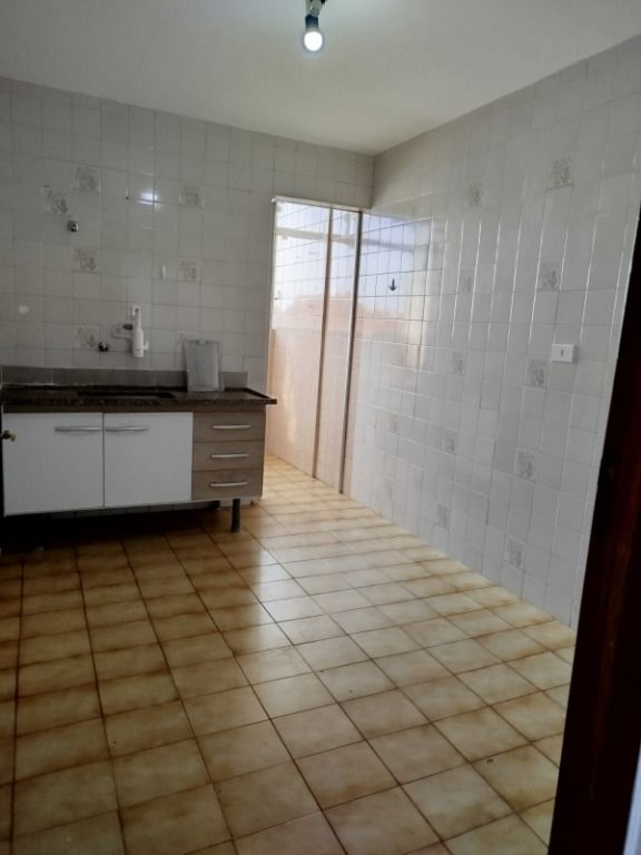 Apartamento para alugar com 2 quartos, 67m² - Foto 3