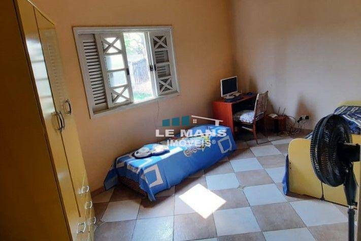 Chácara à venda com 4 quartos, 198m² - Foto 11