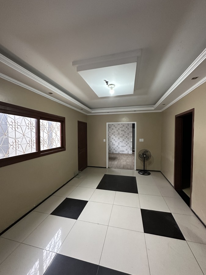 Casa à venda com 6 quartos, 333m² - Foto 3