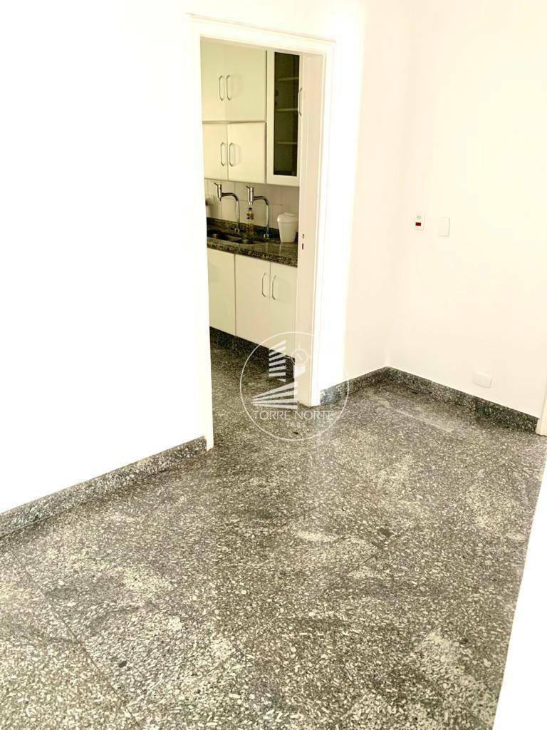 Apartamento para alugar com 4 quartos, 241m² - Foto 11