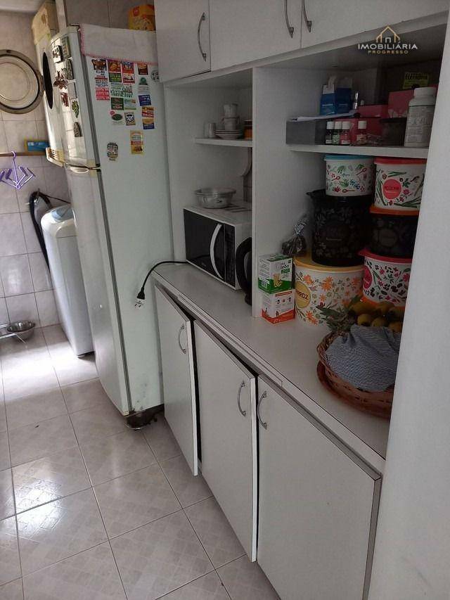 Apartamento à venda com 3 quartos, 50m² - Foto 4