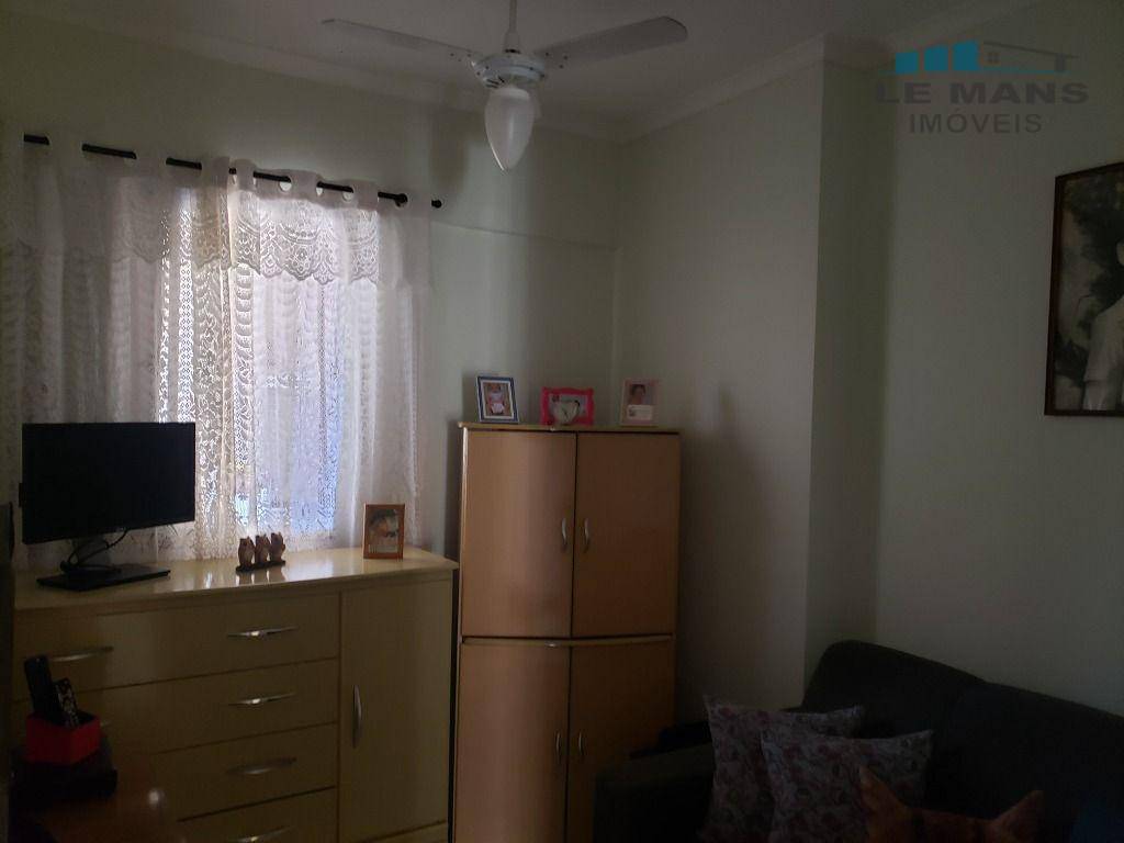 Apartamento à venda com 3 quartos, 74m² - Foto 18