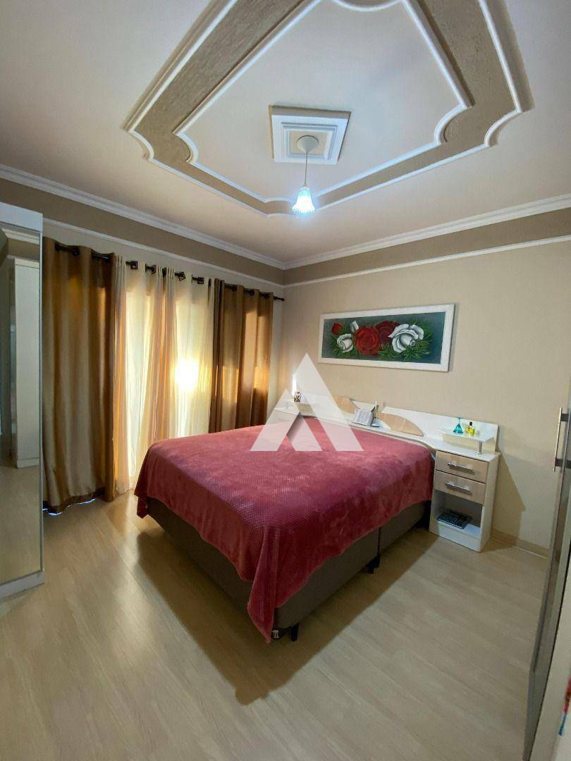 Casa à venda com 4 quartos, 210m² - Foto 14