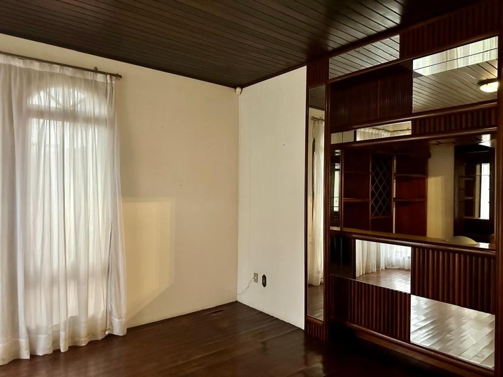 Casa à venda com 3 quartos, 542m² - Foto 5