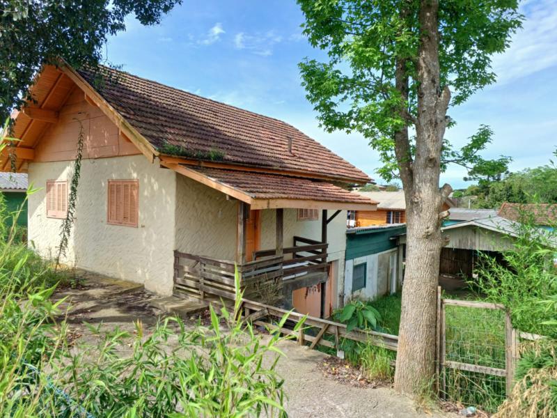 Casa à venda com 2 quartos, 148m² - Foto 2