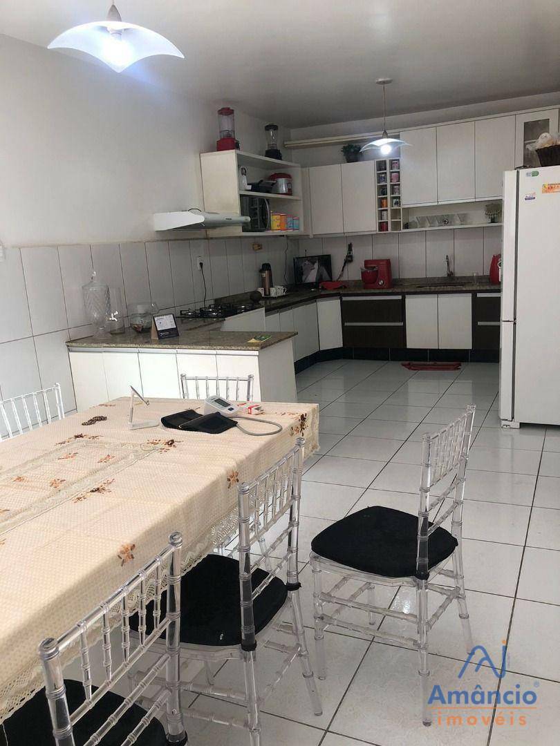 Casa à venda com 3 quartos, 290m² - Foto 18