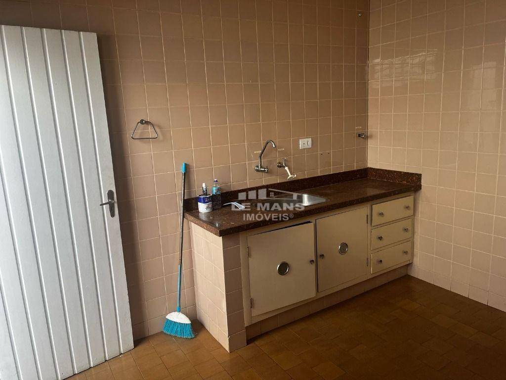 Casa à venda com 3 quartos, 180m² - Foto 25