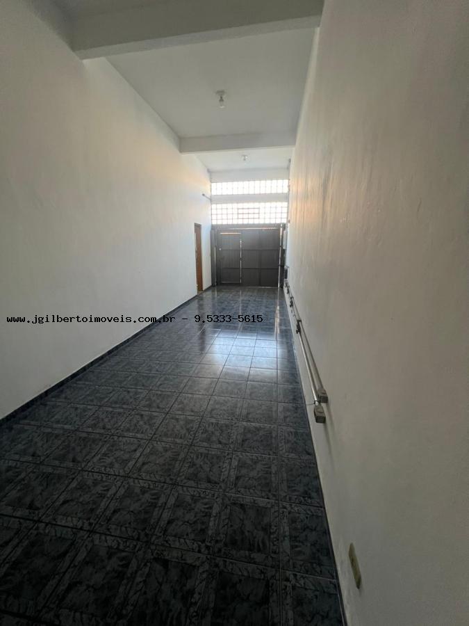 Casa à venda com 3 quartos, 200m² - Foto 14