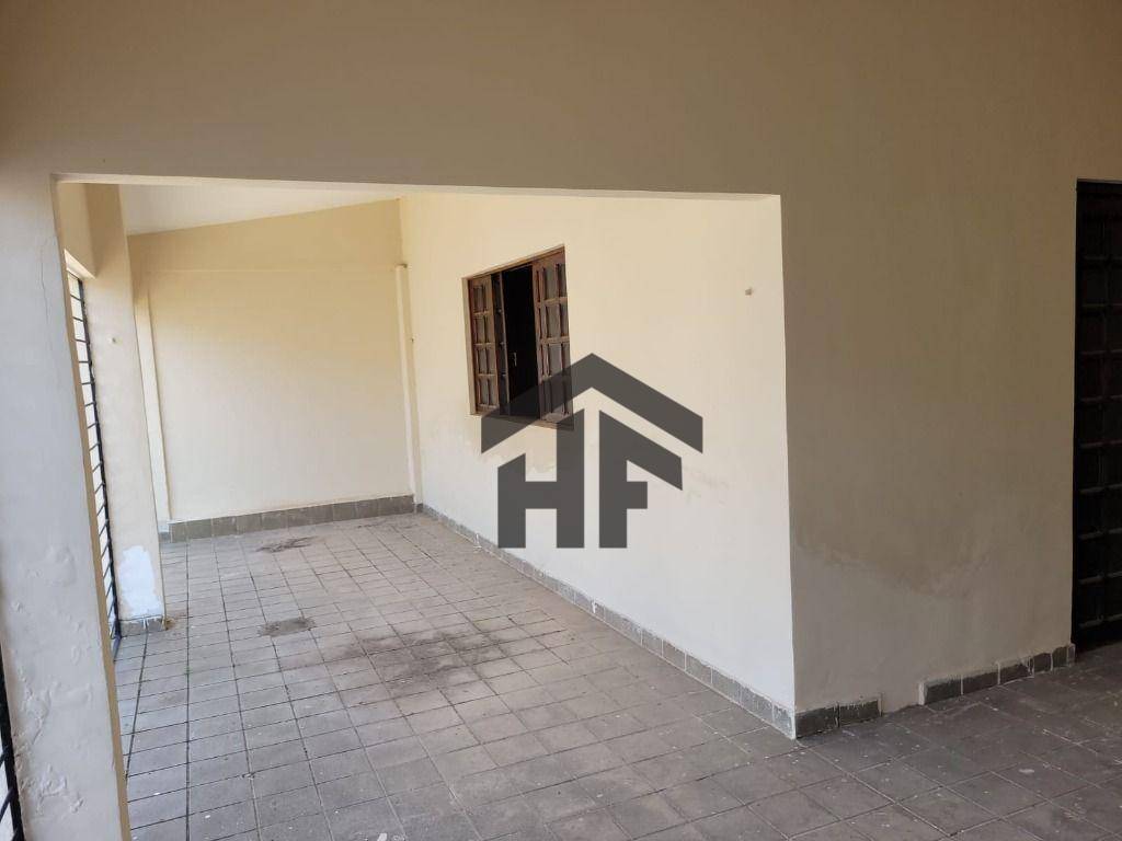 Casa à venda com 3 quartos, 190m² - Foto 3