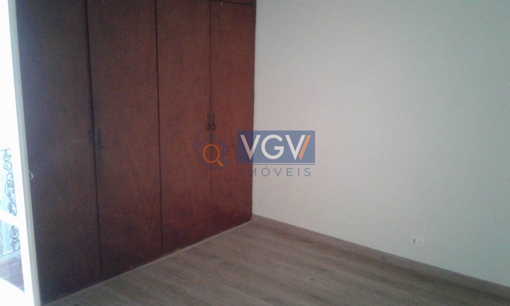 Casa à venda e aluguel com 3 quartos, 201m² - Foto 4