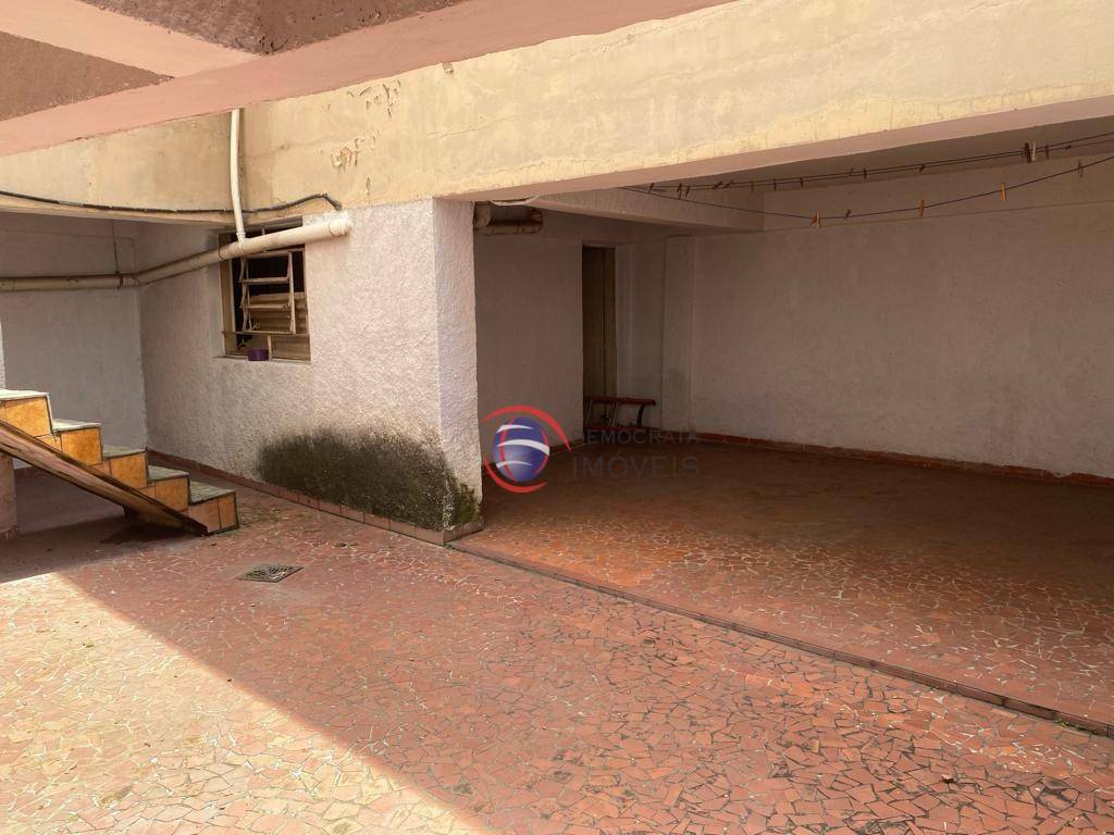 Sobrado à venda com 3 quartos, 236m² - Foto 34