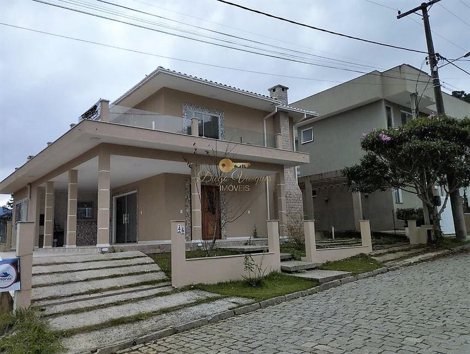 Casa de Condomínio à venda com 4 quartos, 350m² - Foto 2