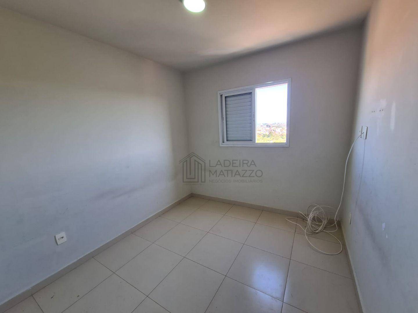 Apartamento para alugar com 2 quartos, 50m² - Foto 5
