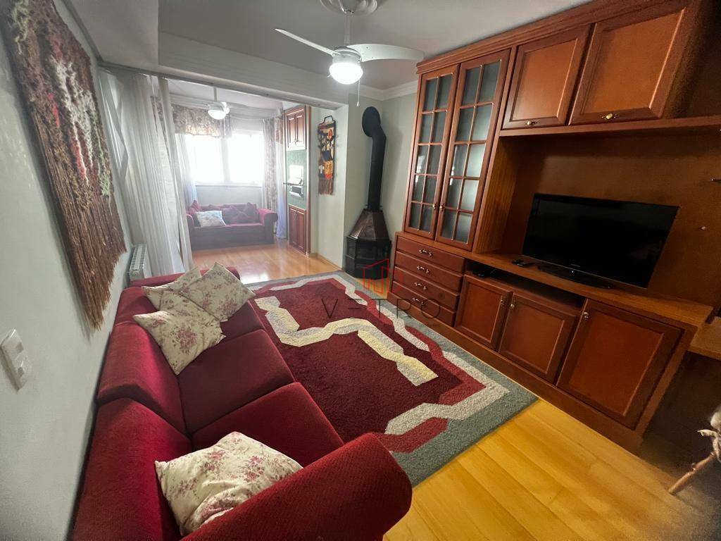 Apartamento à venda com 1 quarto, 50m² - Foto 2