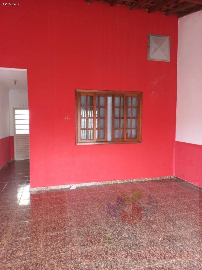 Casa à venda com 2 quartos, 100m² - Foto 2