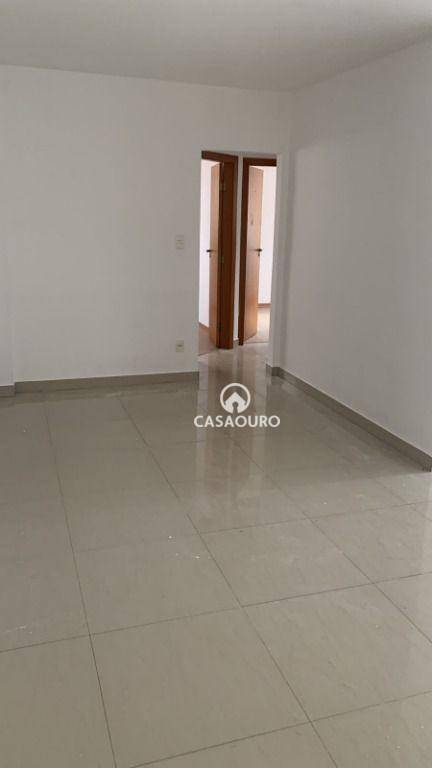 Apartamento à venda com 3 quartos, 94m² - Foto 3