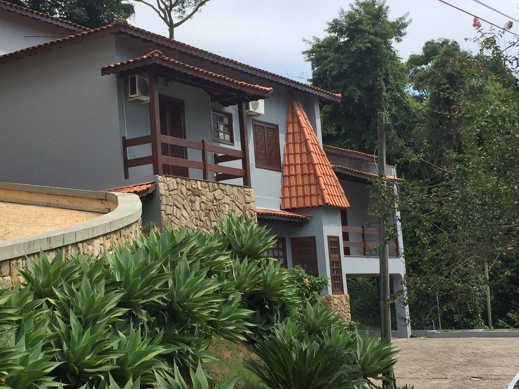 Casa de Condomínio para alugar com 3 quartos, 420m² - Foto 1