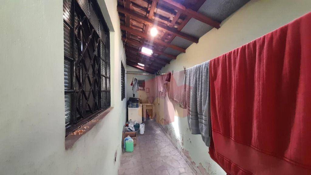Casa à venda com 4 quartos, 120m² - Foto 12