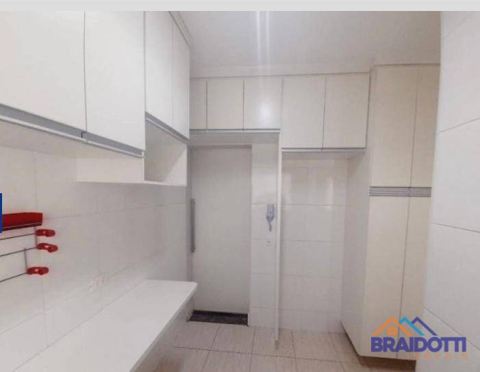 Apartamento à venda com 2 quartos, 60m² - Foto 3