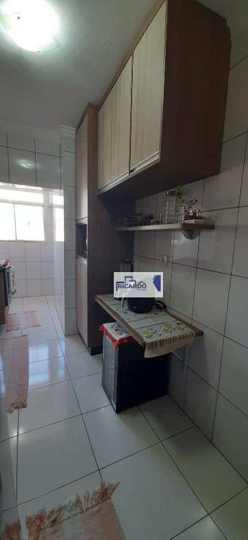 Apartamento à venda com 2 quartos, 58m² - Foto 12