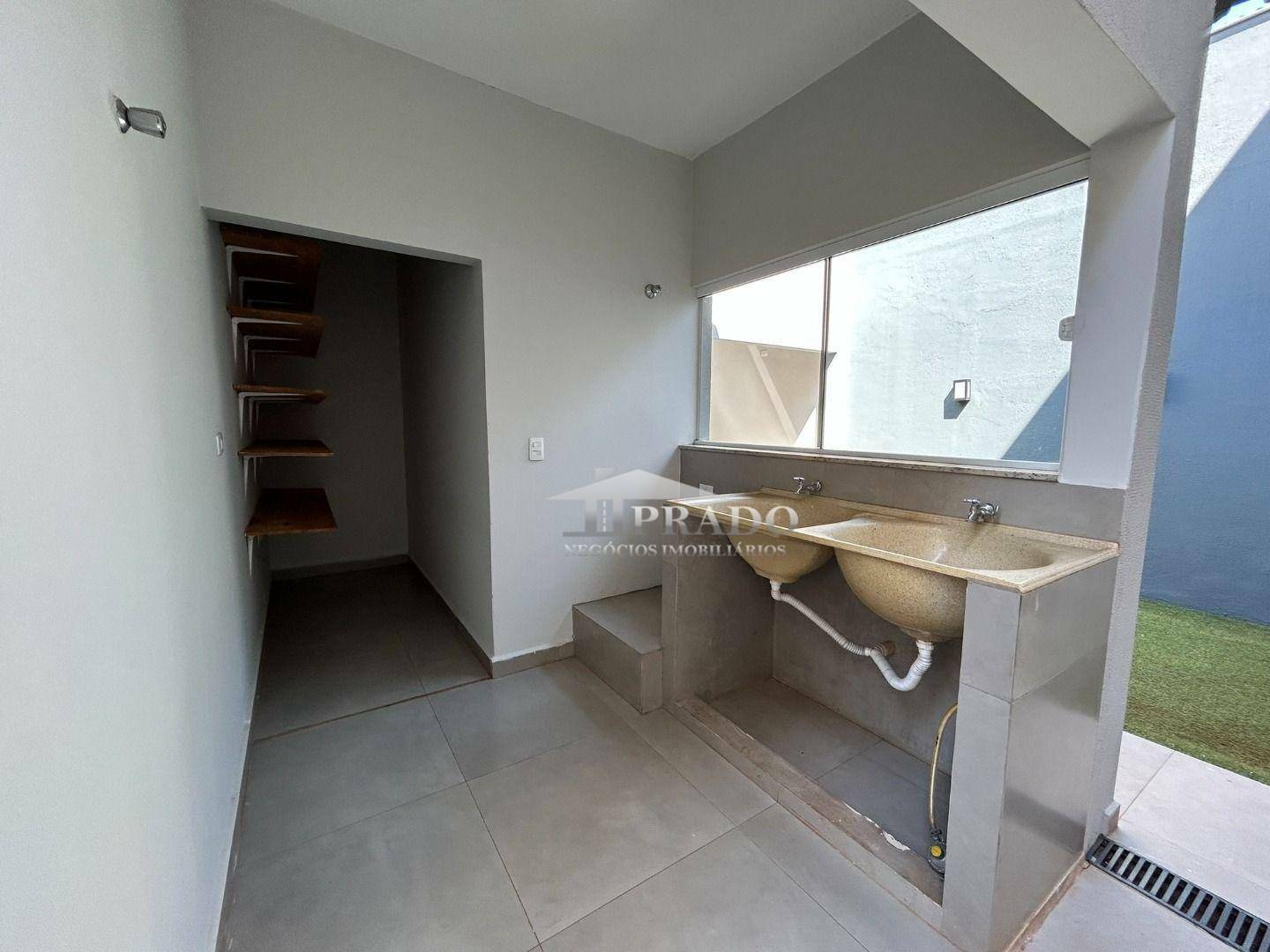 Casa à venda com 3 quartos, 220m² - Foto 13